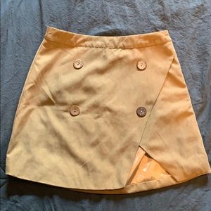 Button skirt